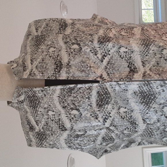 Chico's faux leather vest SZ 2 (L) - Picture 6 of 9